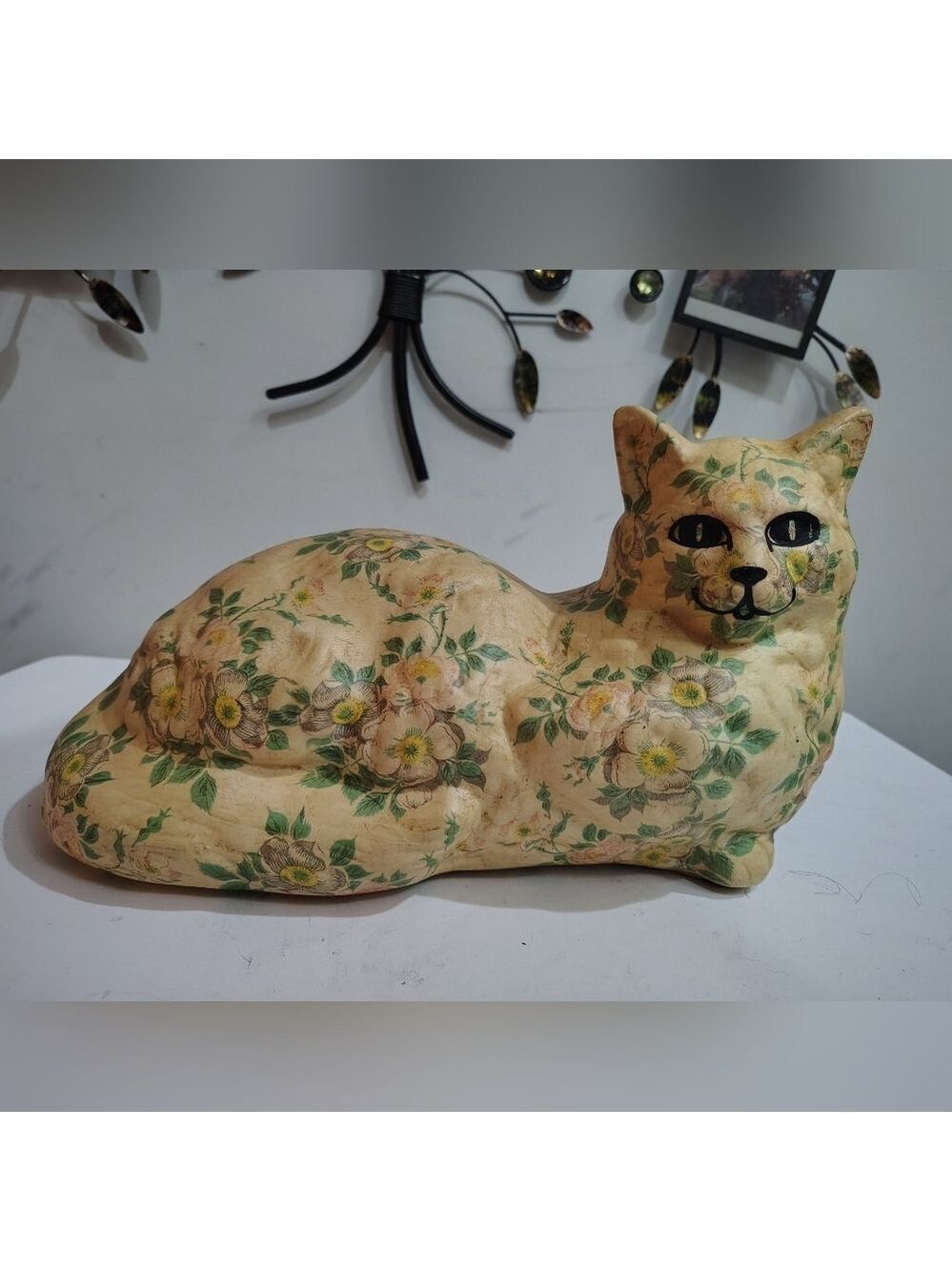 Vintage White's Whatchamacallits Floral Cat